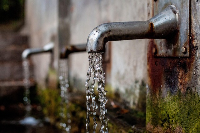 Pasos para reclamar por agua con mal olor o sabor